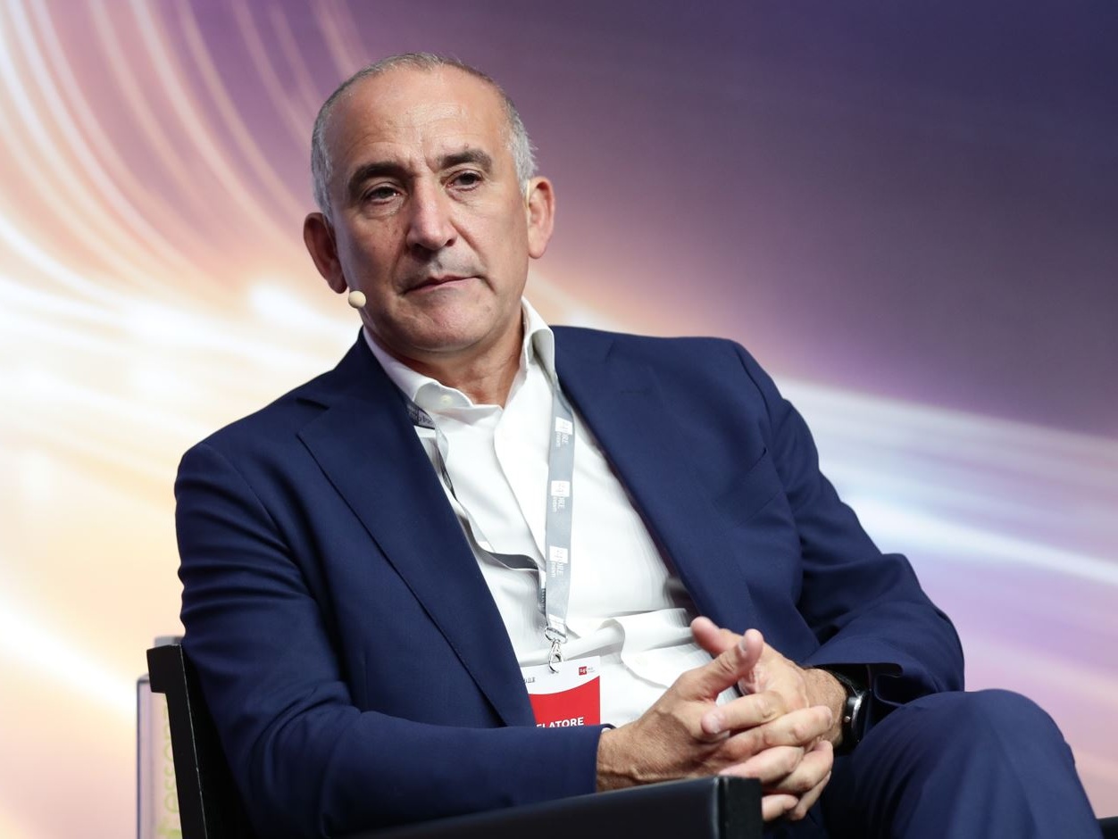 Un’infrastruttura urbana che si reinventa: a Brescia il lampione diventa hub multifunzionale