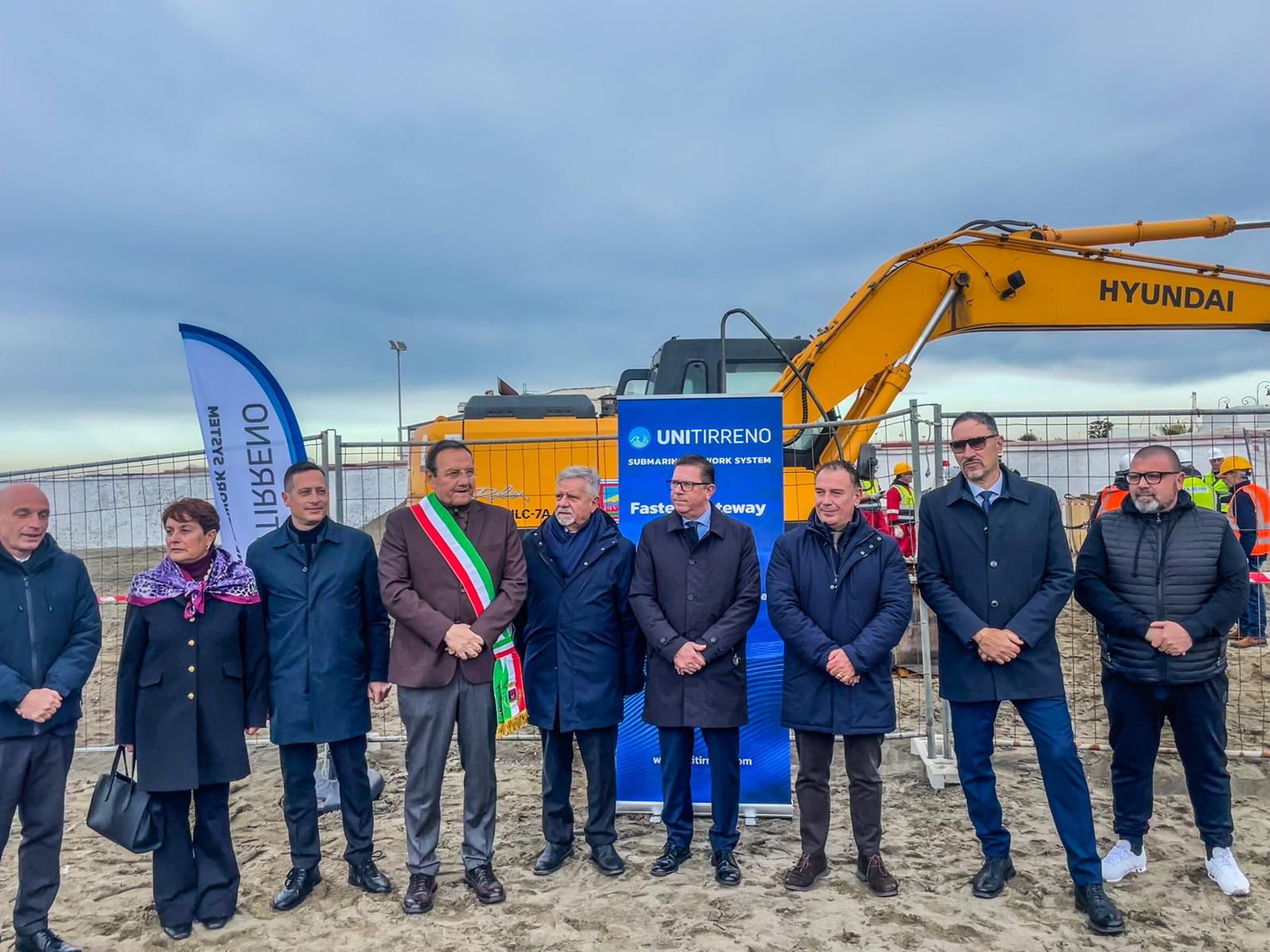 Fiumicino snodo strategico del Mediterraneo: al via la posa del cavo Unitirreno