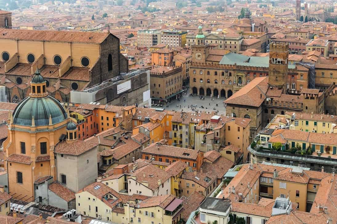 Bologna, Milano e Torino guidano la classifica EY delle città più smart d’Italia