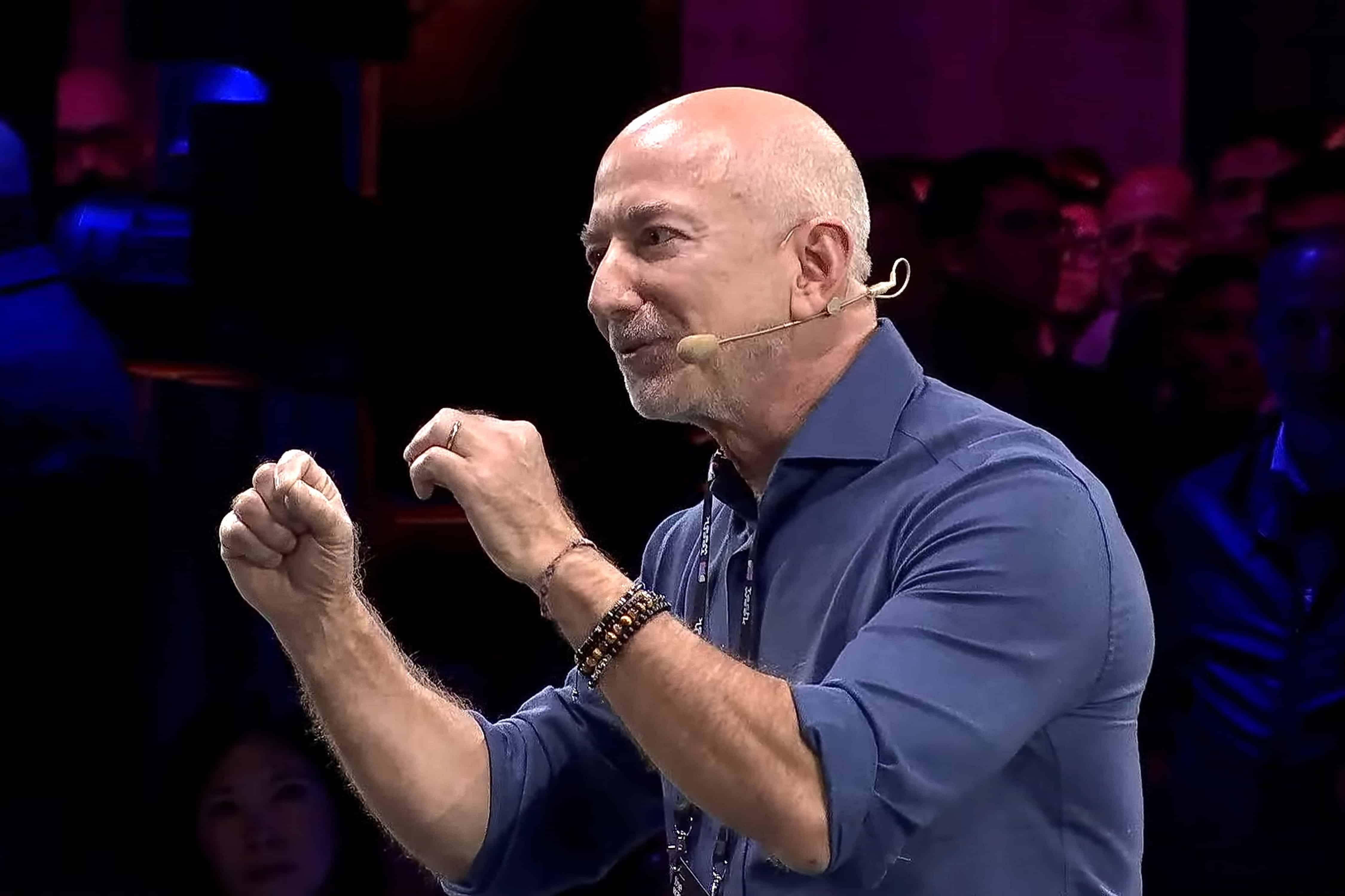 Bezos: l'AI è una bolla industriale, ma le invenzioni restano un bene per la società