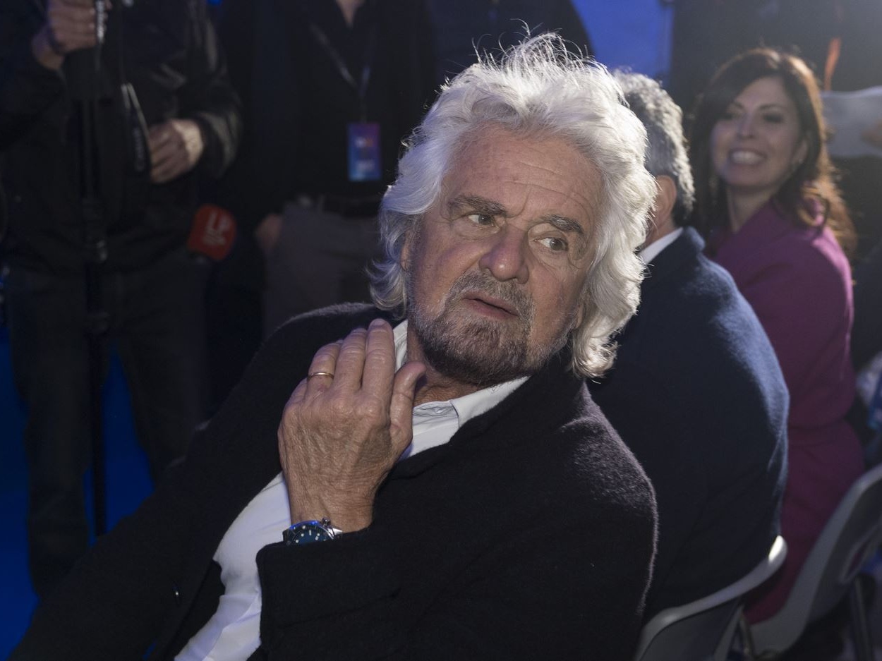 Grillo, l'uomo che volle farsi re, in cammino verso l'indifferenza