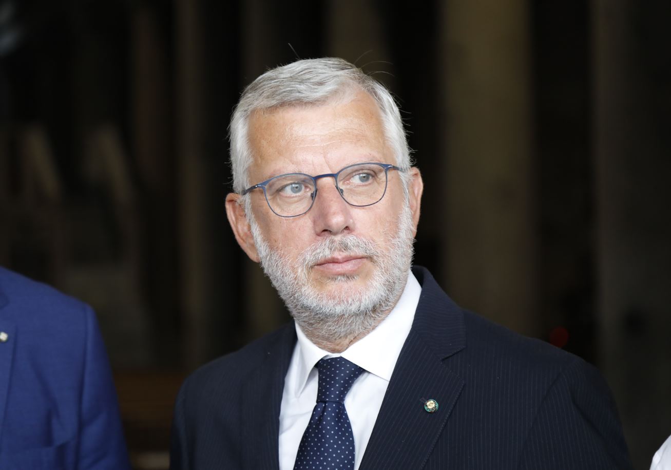 Meloni da Mattarella: nessuno scontro, ma è caccia allo scalpo di Garofani