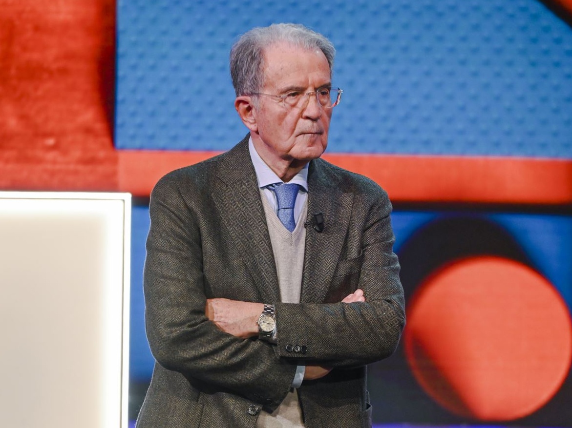 Ma un video vecchio di anni, decontestualizzato per attaccare Prodi, è ancora giornalismo?