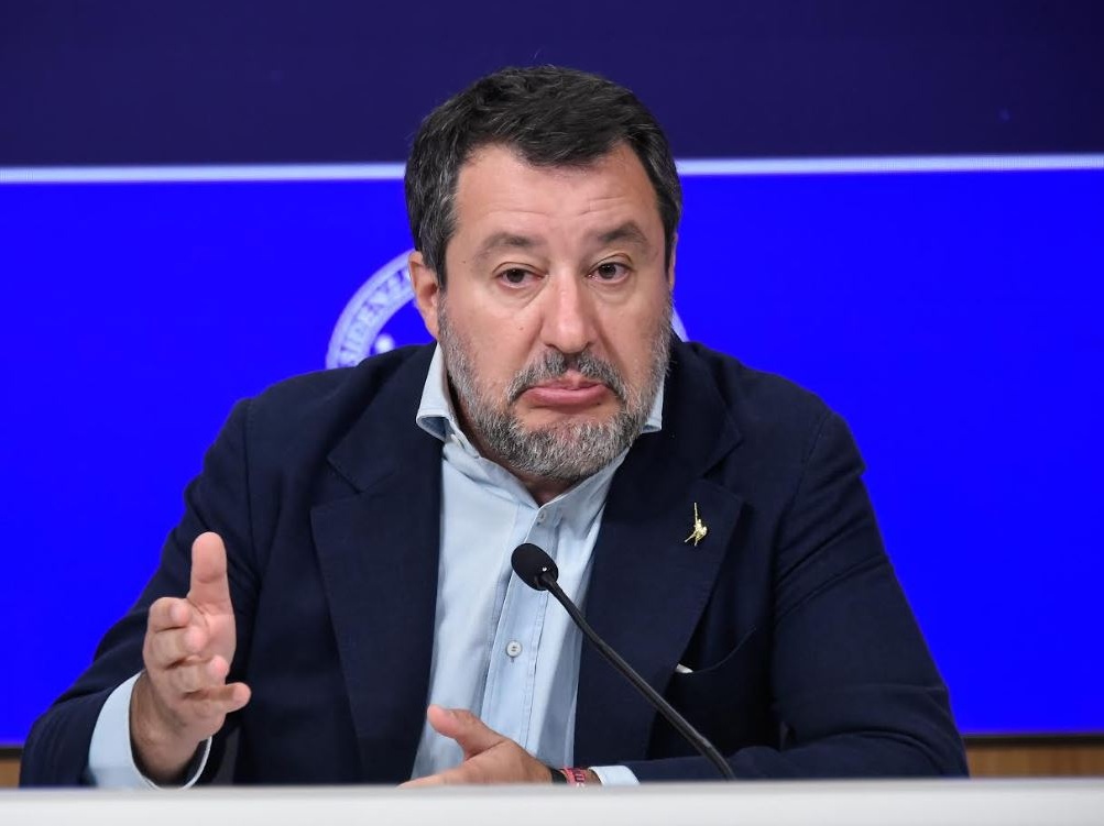 E Ponte sia. Ma quando? I toni trionfalistici di Salvini cozzano contro i tanti no all'opera