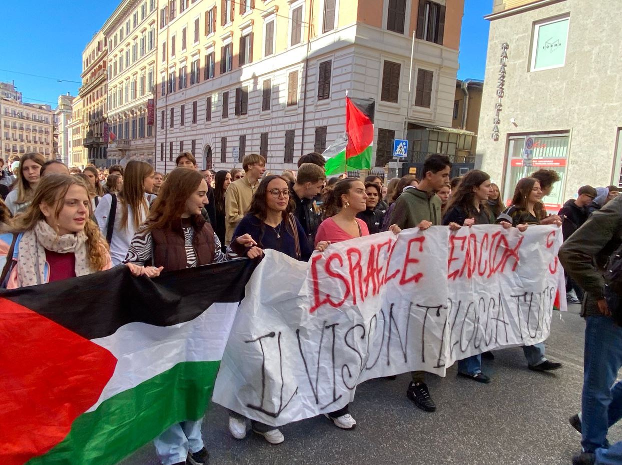 Flotilla: l'Italia scende in piazza, ma a tenere banco è la politica