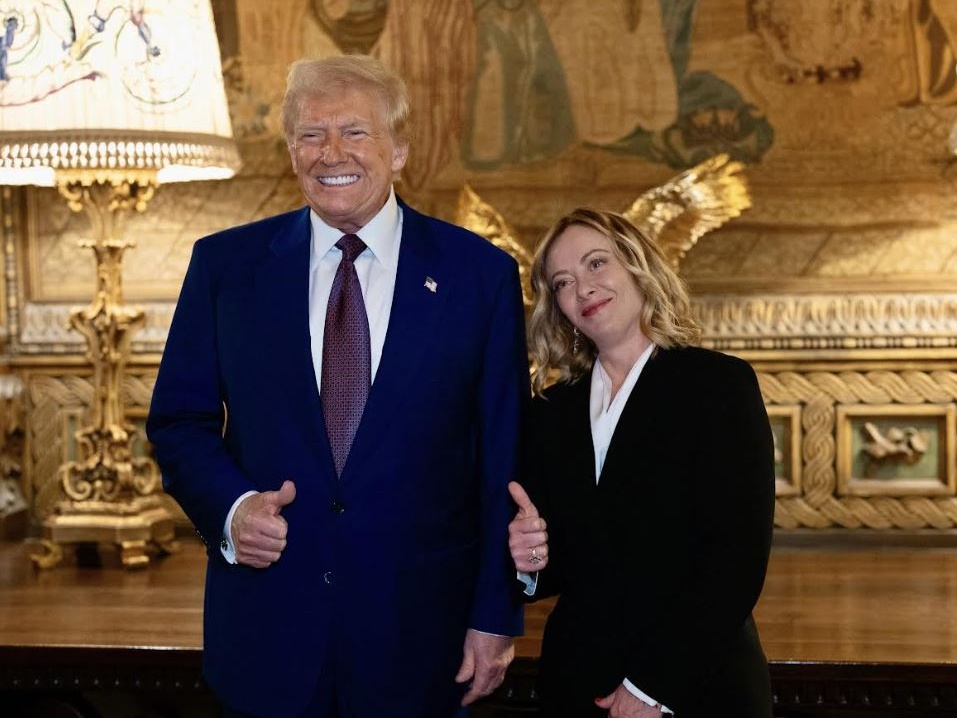 Meloni al bivio, tra l'ammirazione per Trump e il gelo con il resto d'Europa