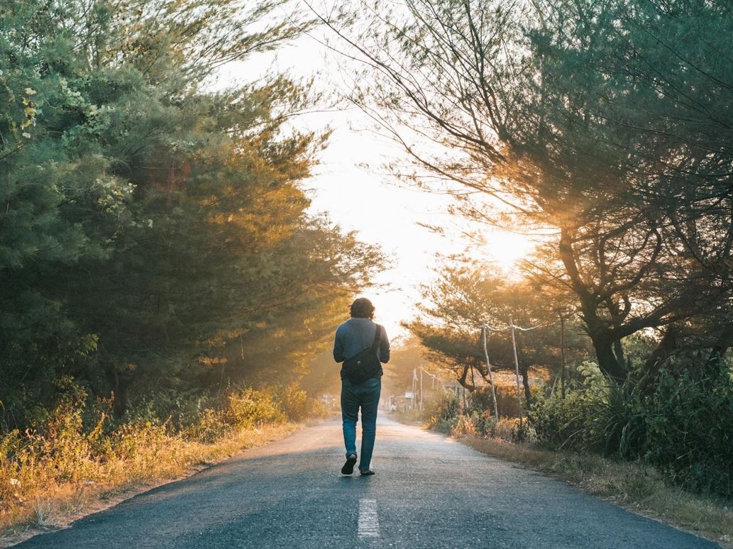 La camminata allunga la vita: bastano 15 minuti al giorno a passo spedito