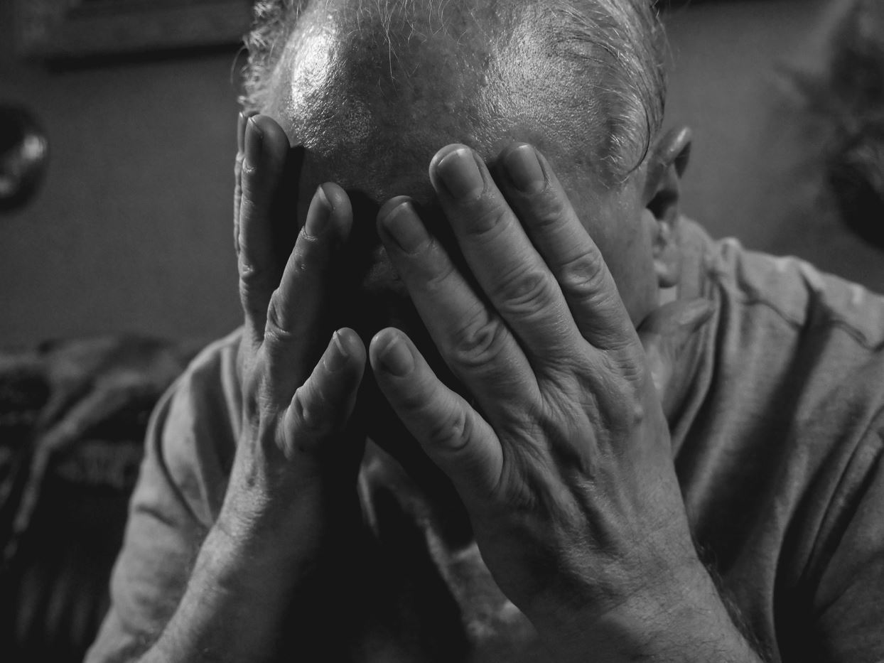 Alzheimer, anche una passeggiata al giorno può rallentare il declino cognitivo