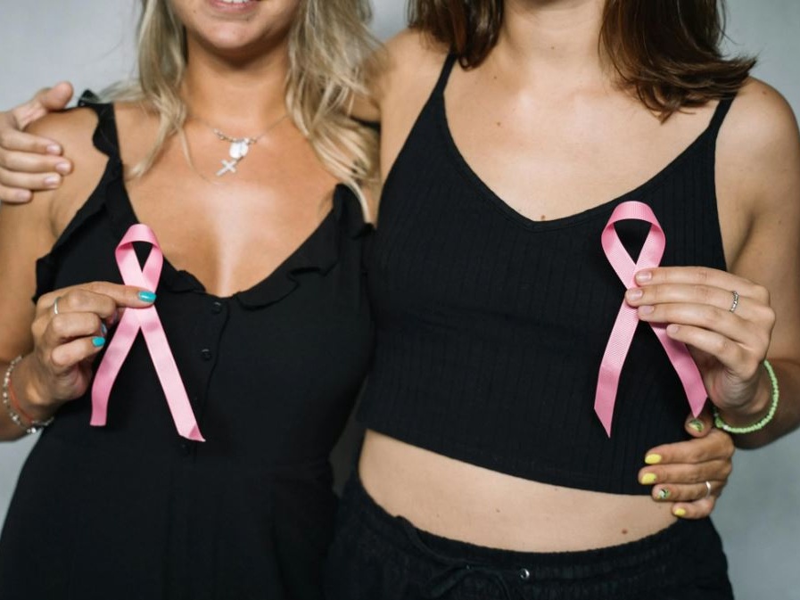 Tumori, allarme AIOM, una donna su sei lascia il lavoro dopo la diagnosi