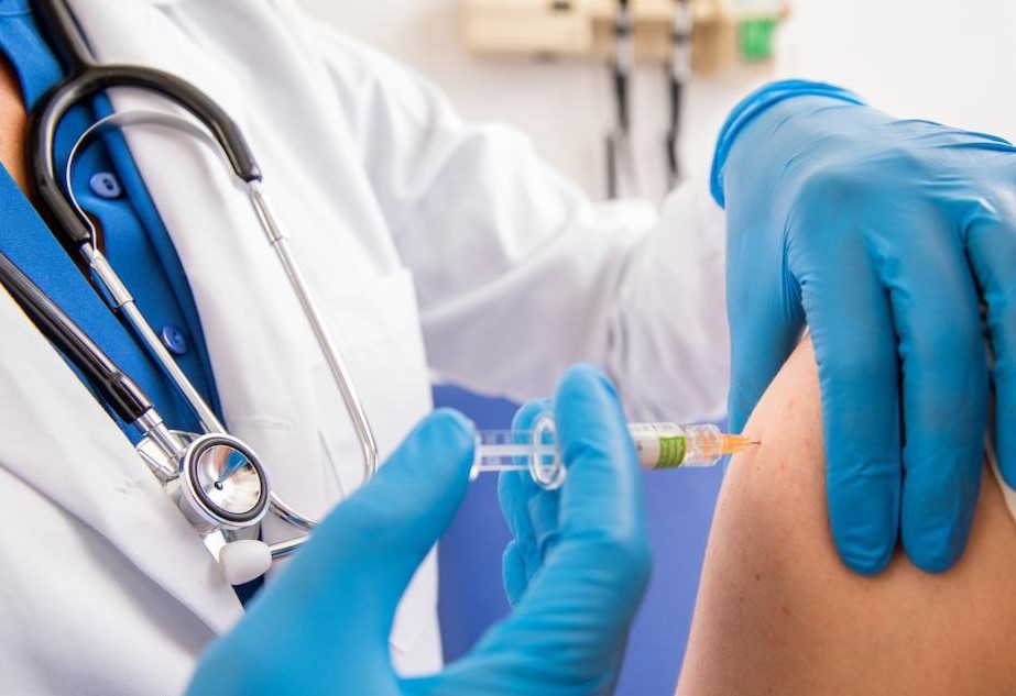 L'Italia si prepara all'ondata, partita la campagna vaccinale antinfluenzale