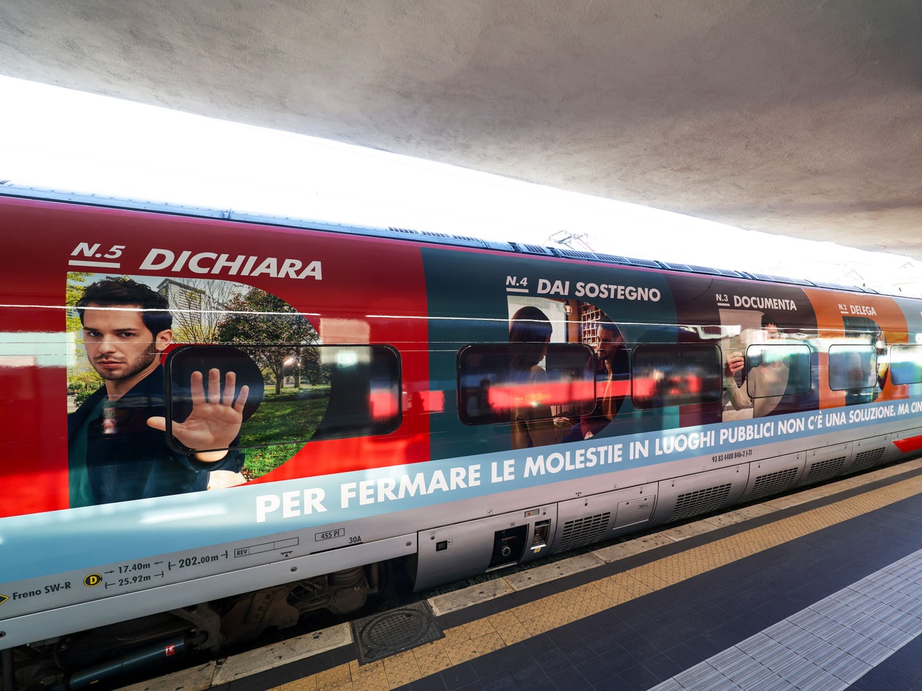 La campagna delle 5D del Gruppo FS: un treno contro le molestie nei luoghi pubblici