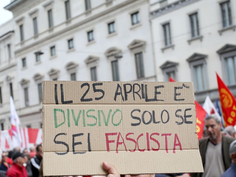 Intimidazioni contro fornaia anti-fascista: Federconsumatori, episodio inquietante