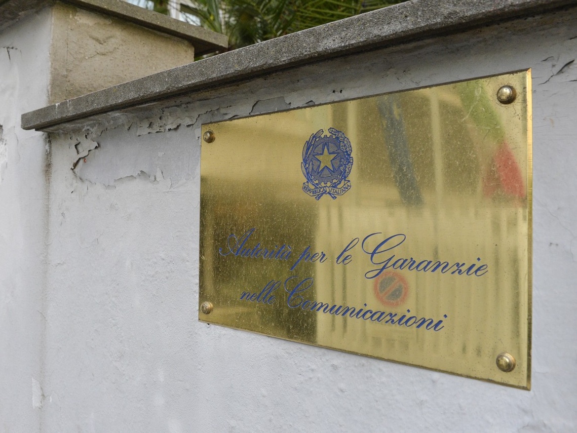 Siti porno solo con verifica dell’età, dal 12 novembre scatta il blocco AgCom