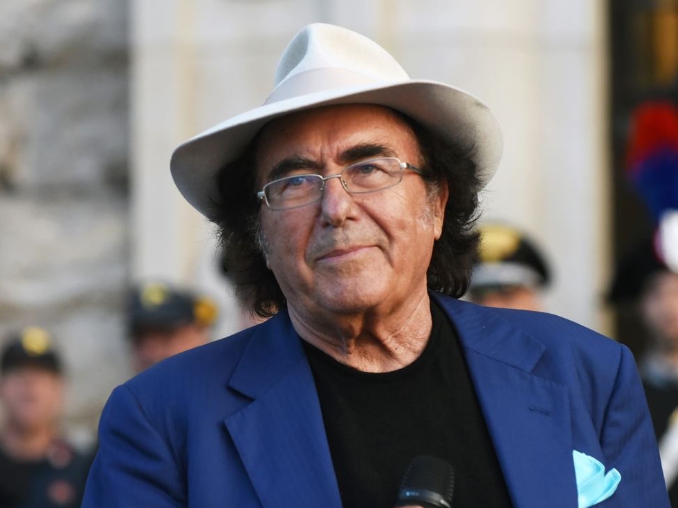 “Svegliati Deborahhhh!” ovvero: apoteosi del cafonal lirico sotto le stelle sarde