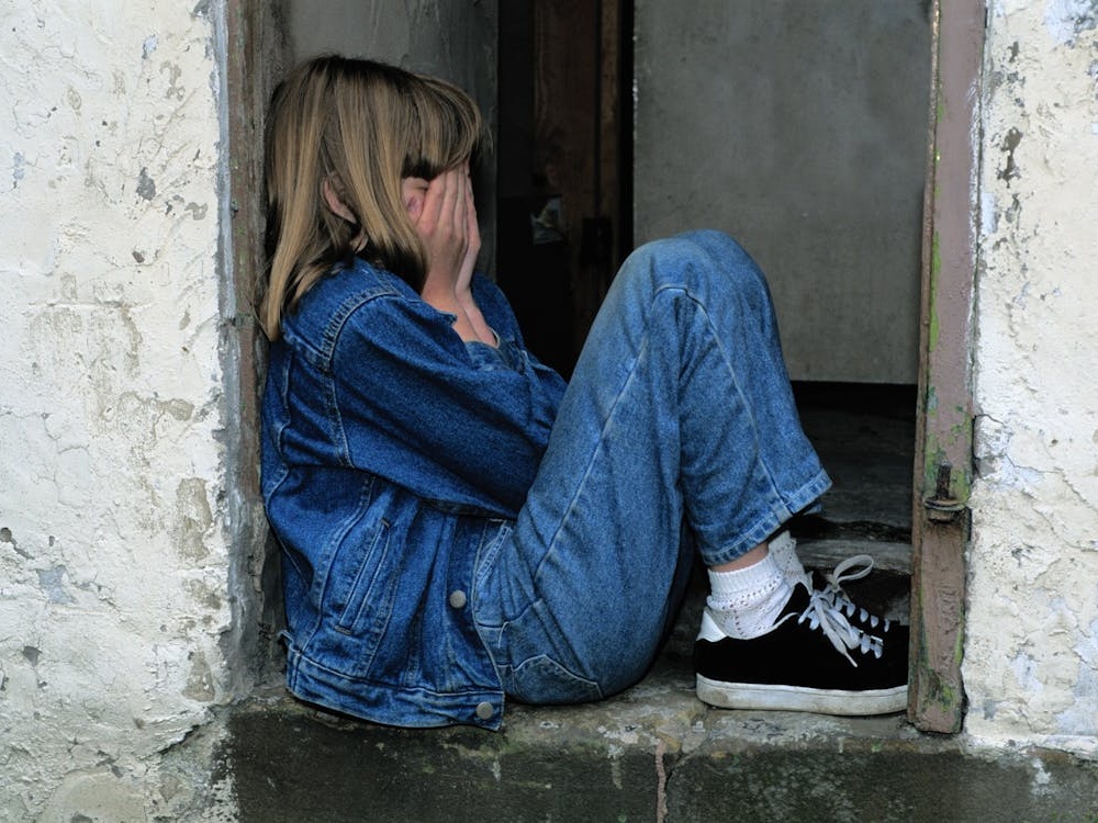 Oltre un bambino su dieci vittima di molestie sessuali: l’analisi dell’Università di Klagenfurt