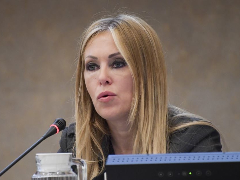 Il naufragio dell’autorità genitoriale nel tempo della complicità codarda