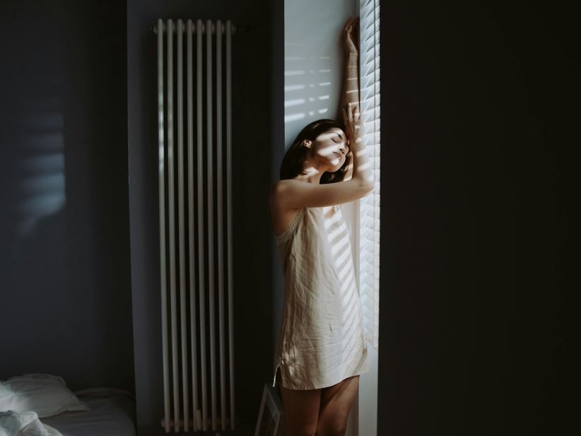 La camicia da notte si (ri)prende la scena