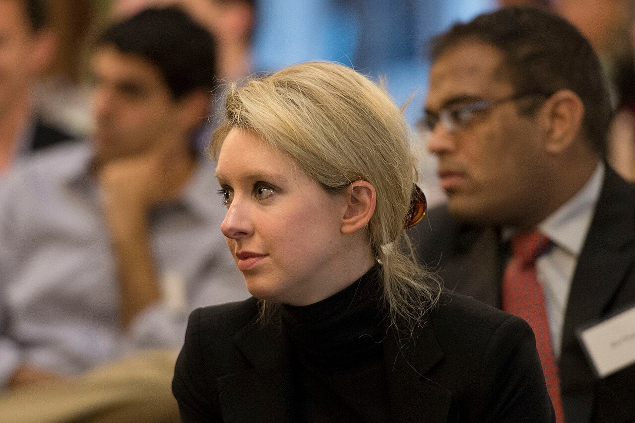 Crack Theranos: Elisabeth Holmes, confermata la condanna a 11 anni