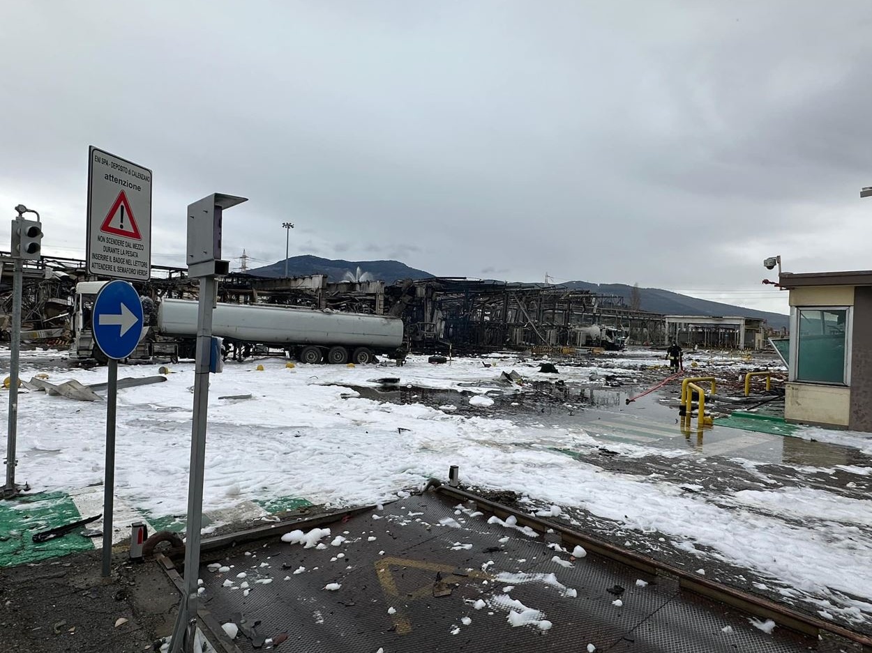 L'esplosione del deposito Eni di Calenzano fa una strage