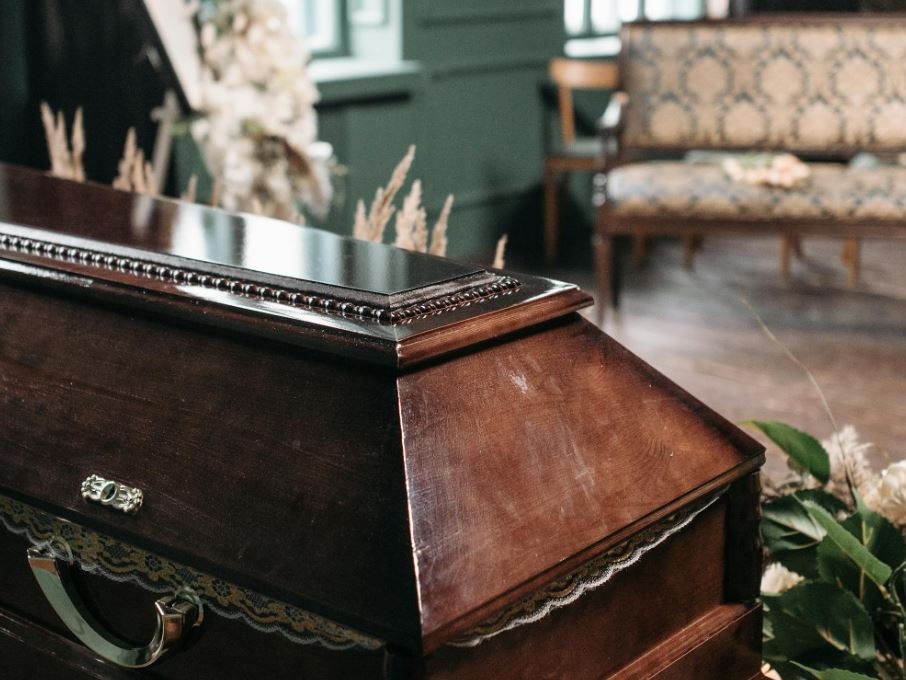 L’amore invisibile: il peso delle parole non dette in chiesa