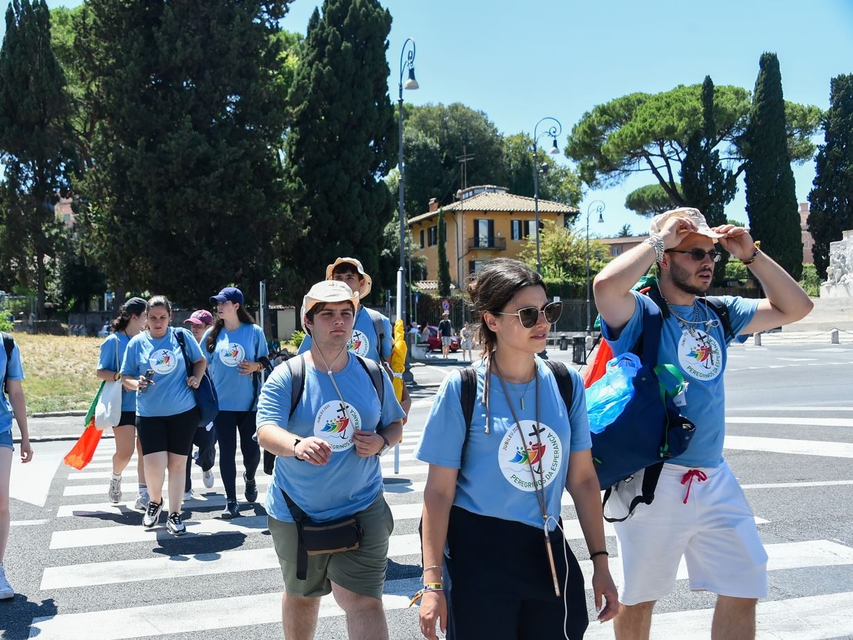 Giubileo dei Giovani, the day after: Roma sommersa dai rifiuti, Codacons denuncia lo “spettacolo pietoso”