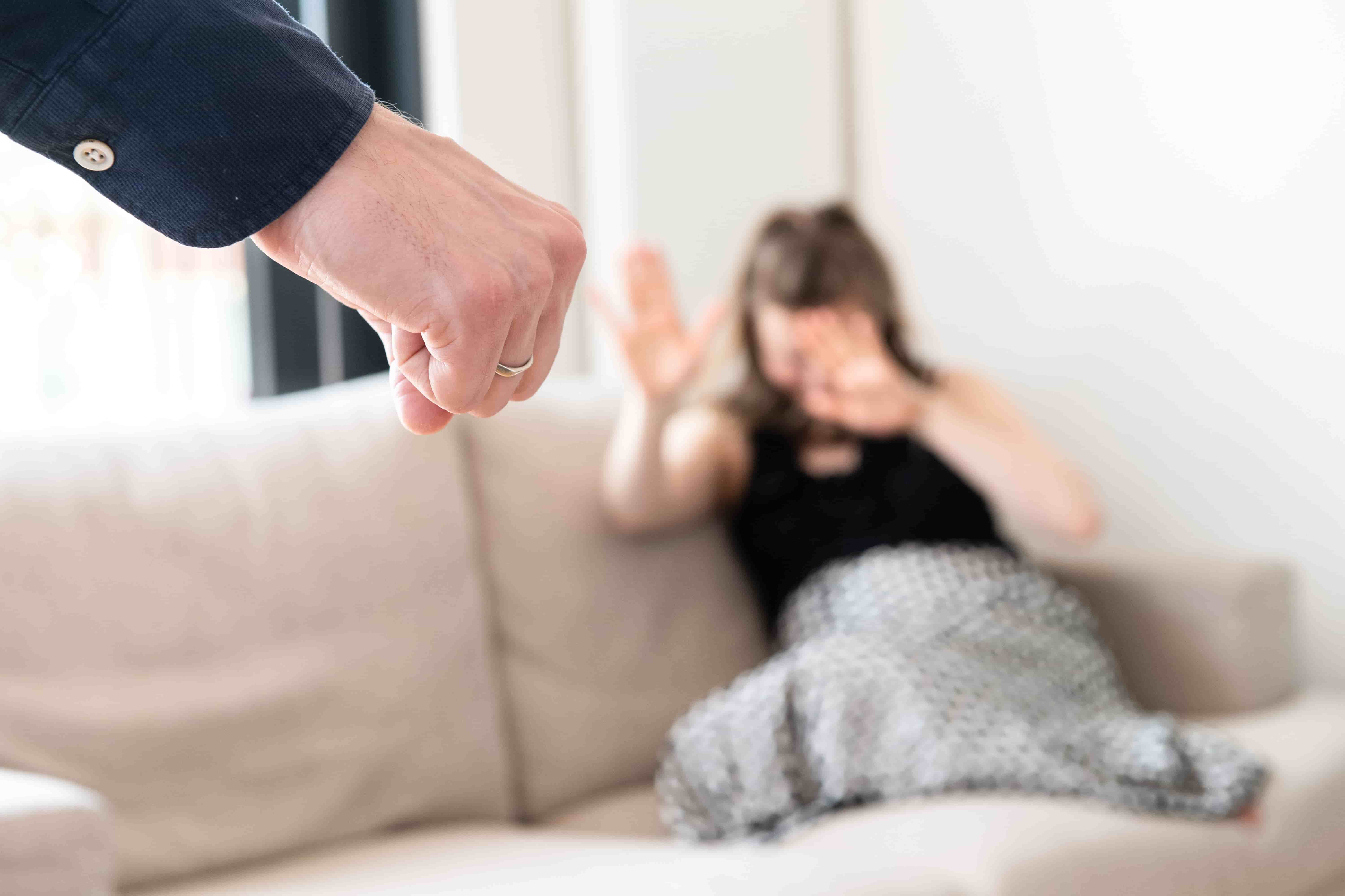 L’Italia che ancora non vede: la violenza contro le donne cresce dove dovrebbe arretrare