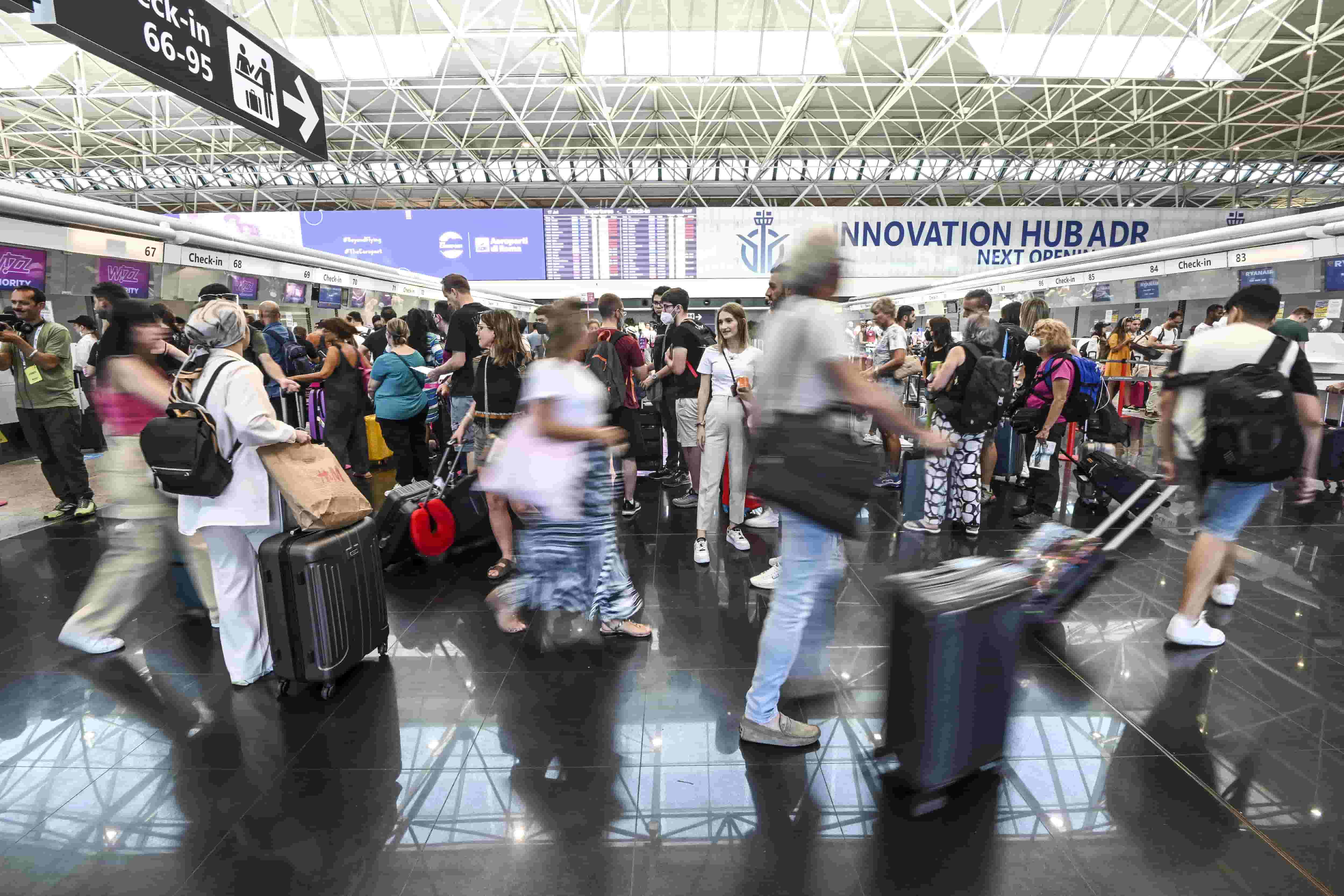 Aeroporti italiani, il 2024 della ripresa, passeggeri e cargo in forte crescita, ricavi oltre 3,1 miliardi