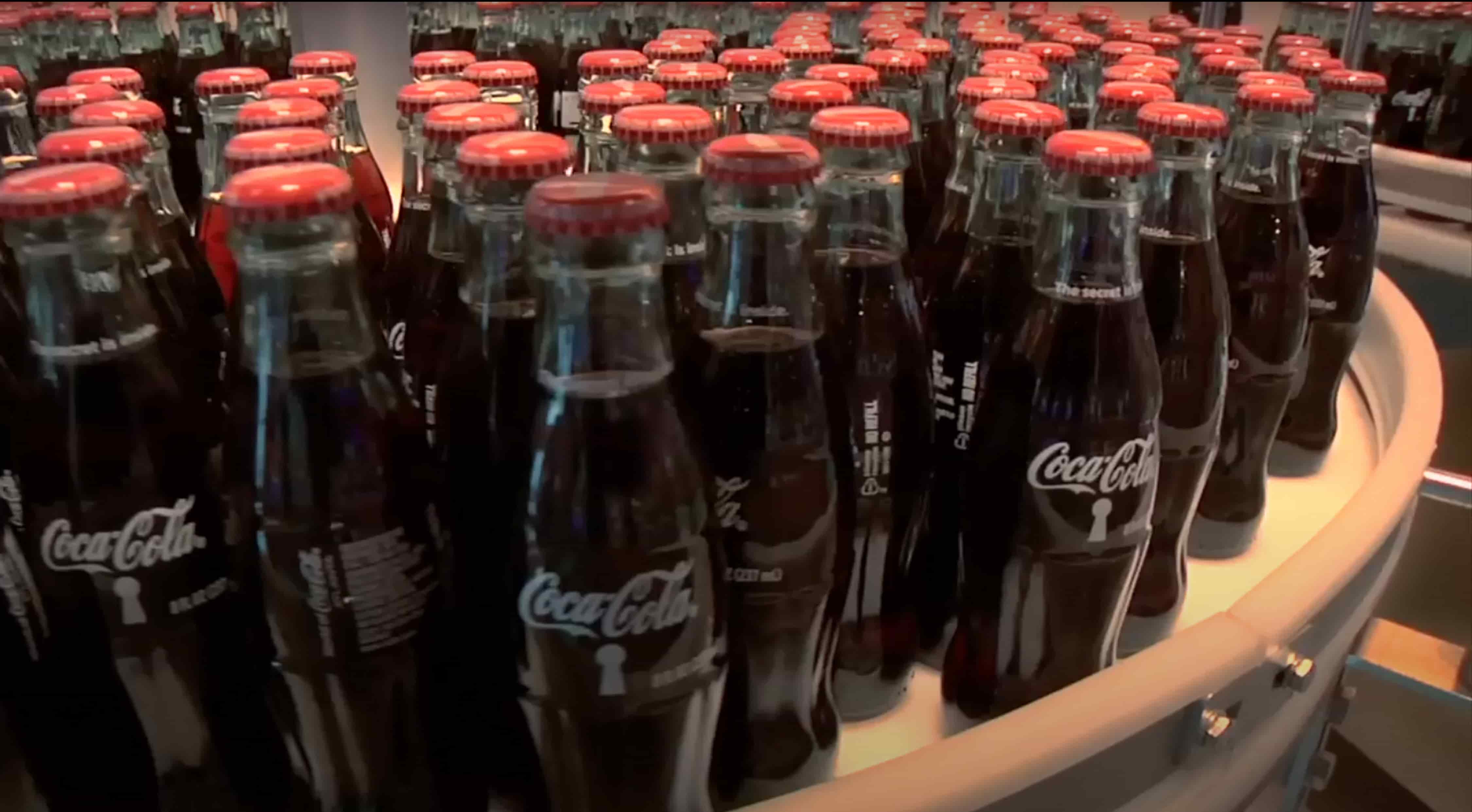 Coca-Cola, addio al segreto dopo un secolo. Costa pochi centesimi, ma replicarla è quasi impossibile