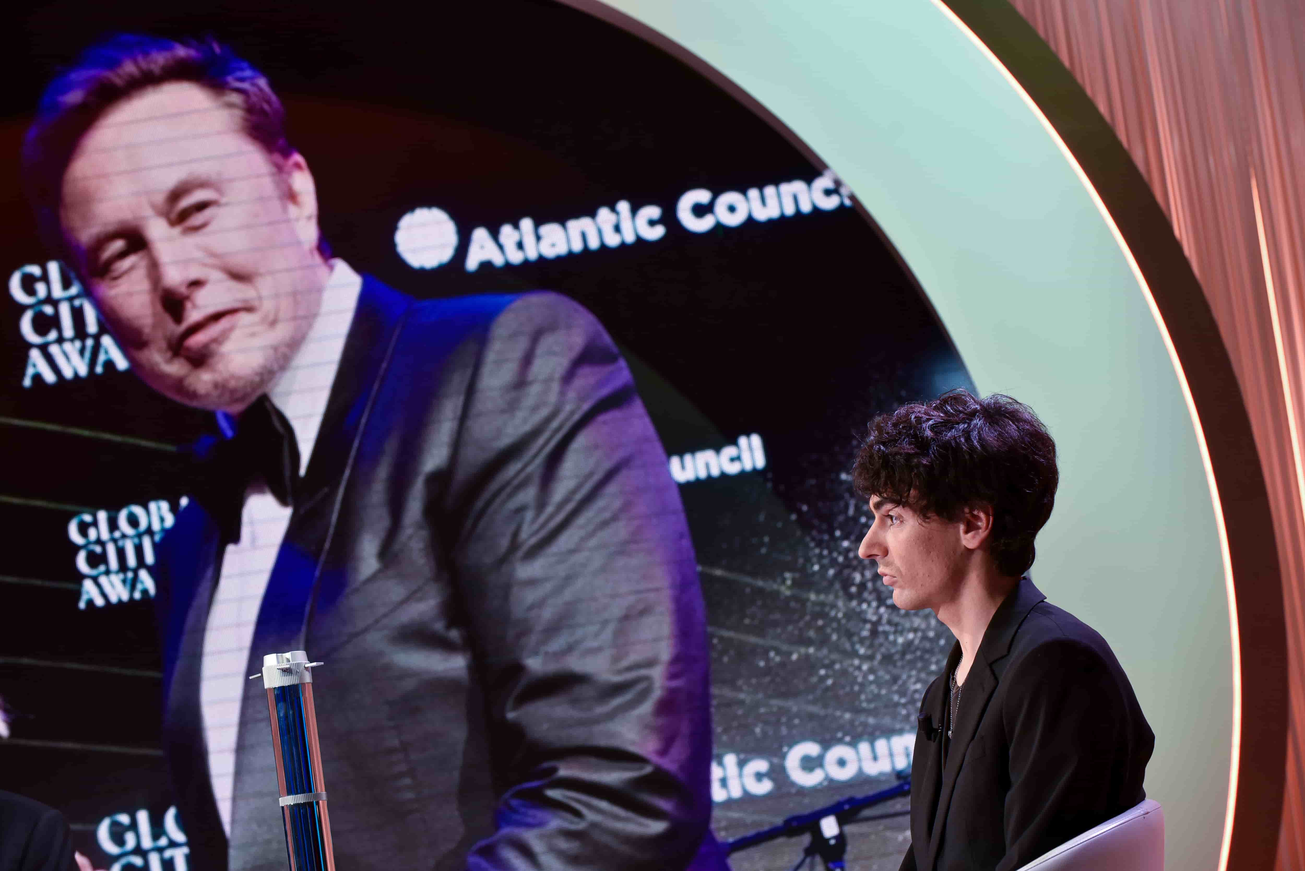 Al Festival di Open Stroppa annuncia: Con Musk un accordo su Starlink è inevitabile. E presto entrerà nei media europei