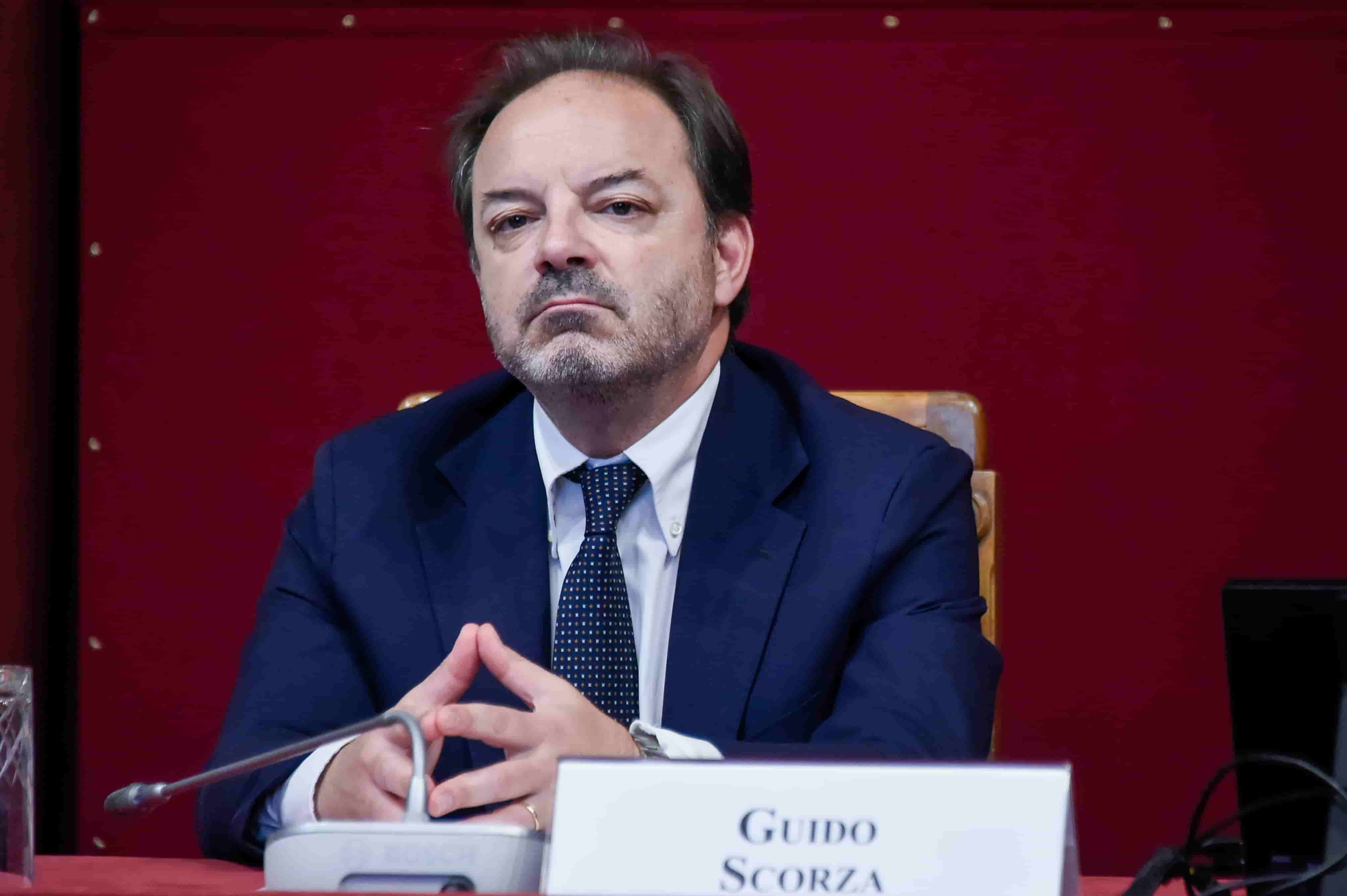 Il Garante senza garanzie, le dimissioni di Scorza e il crollo della fiducia percepita