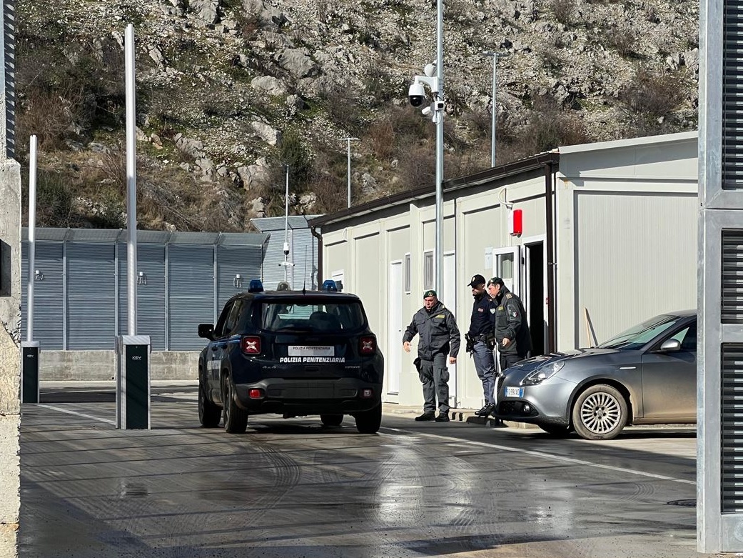 Migranti, Paesi sicuri: la Corte europea dà ragione ai giudici, il governo insorge