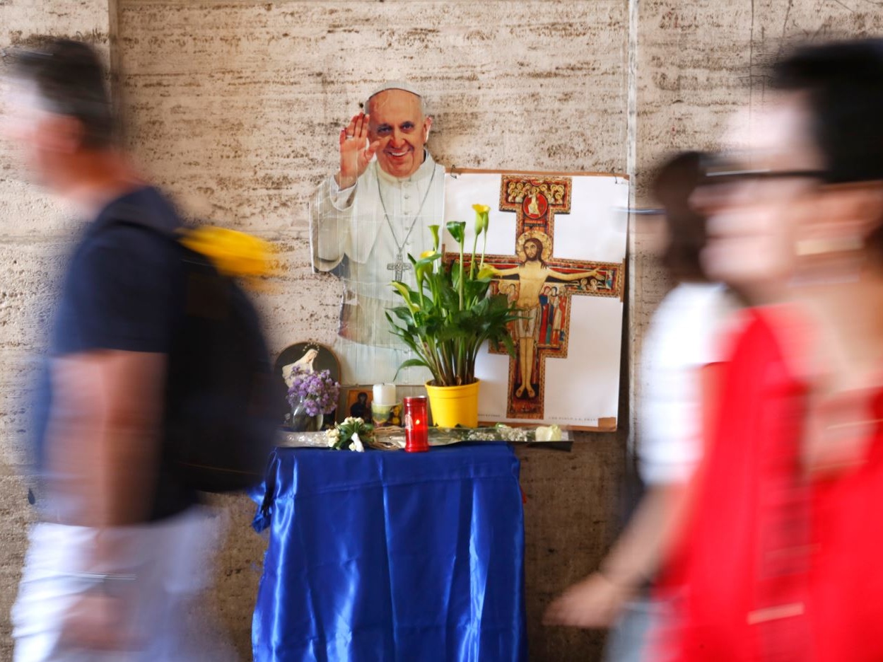 Papa Francesco: perché il governo ha chiesto sobrietà per le manifestazioni del 25 aprile e fermato il calcio?