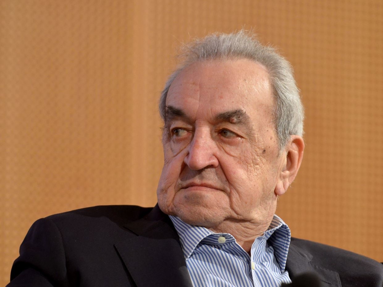 Addio a Bruno Pizzul: la voce gentile di un’epoca calcistica indimenticabile