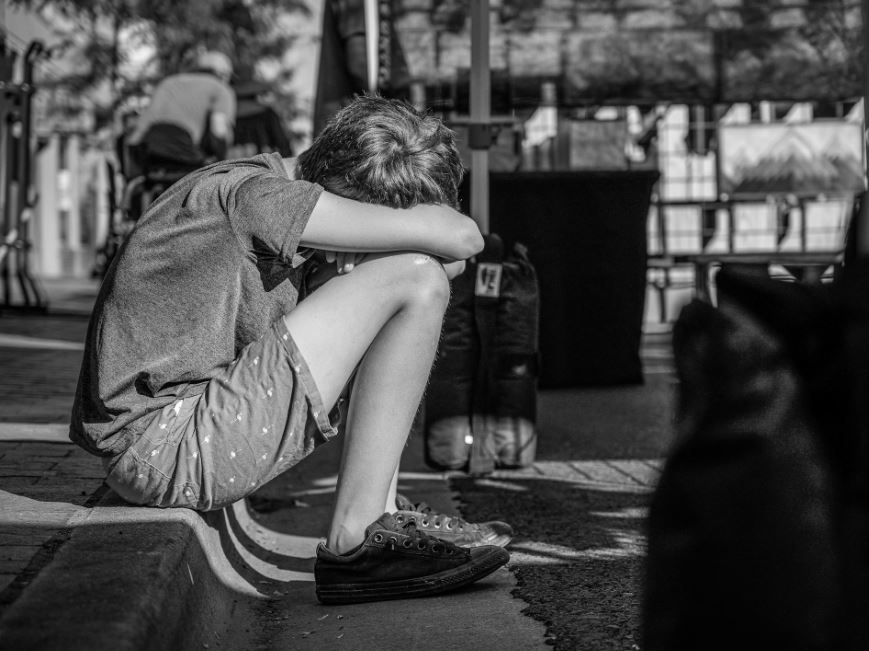 Quasi un minore su tre a rischio povertà in Italia, dati preoccupanti nel Mezzogiorno