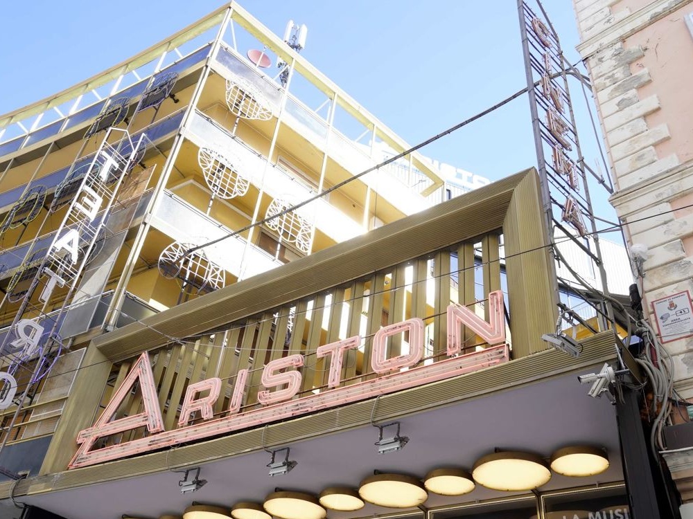 Se la religione è l'oppio dei popoli, Sanremo è la pietra tombale sull'informazione