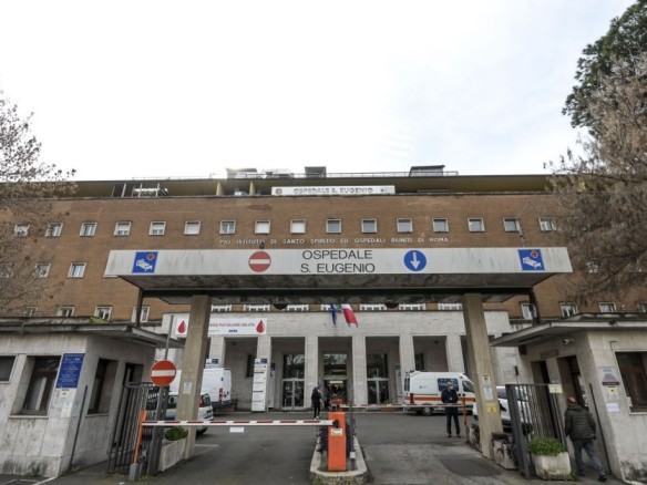 Tremila euro per ogni paziente inviato a dialisi nel privato: il prezzario del disprezzo per chi soffre