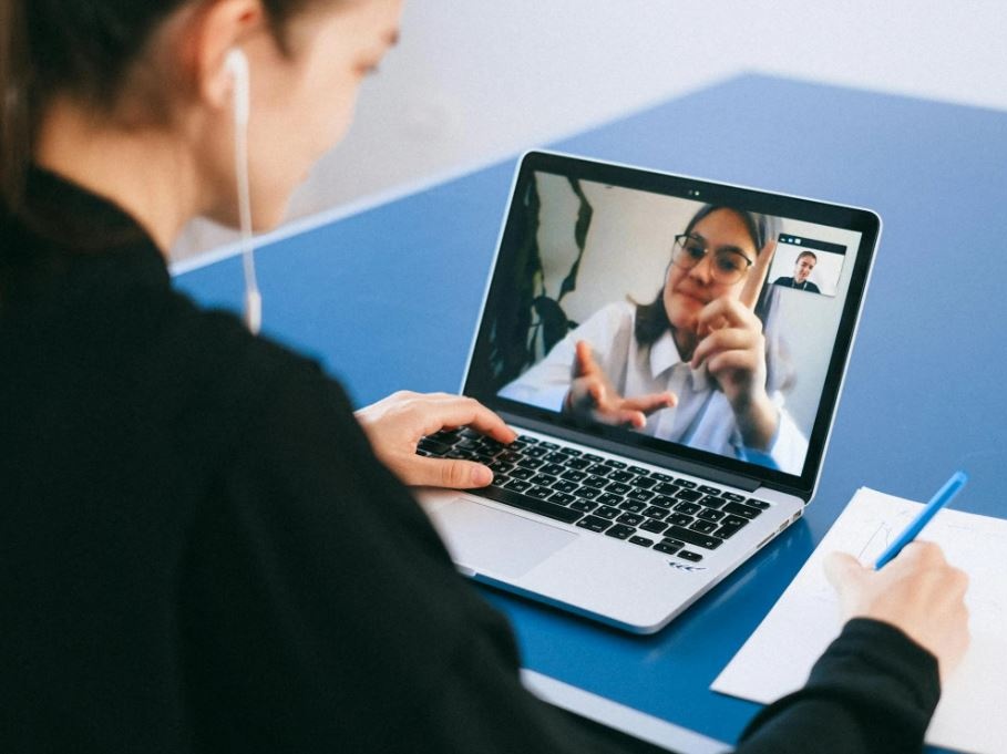 Skype chiude dopo 22 anni: Microsoft annuncia la fine del servizio il 5 maggio 2025