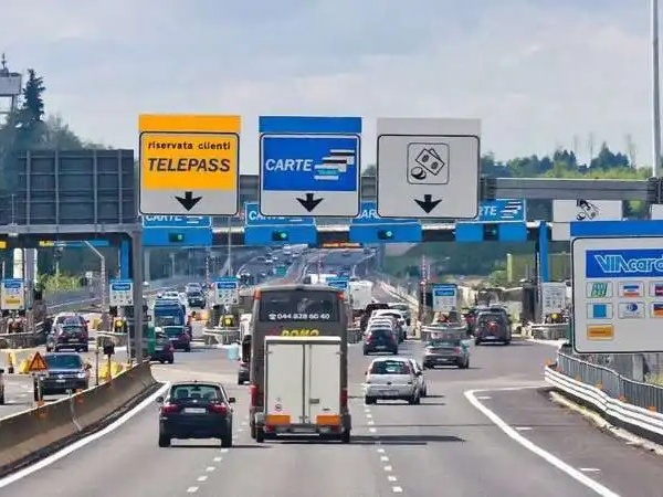 2025: l'anno inizia all'insegna degli aumenti delle tariffe