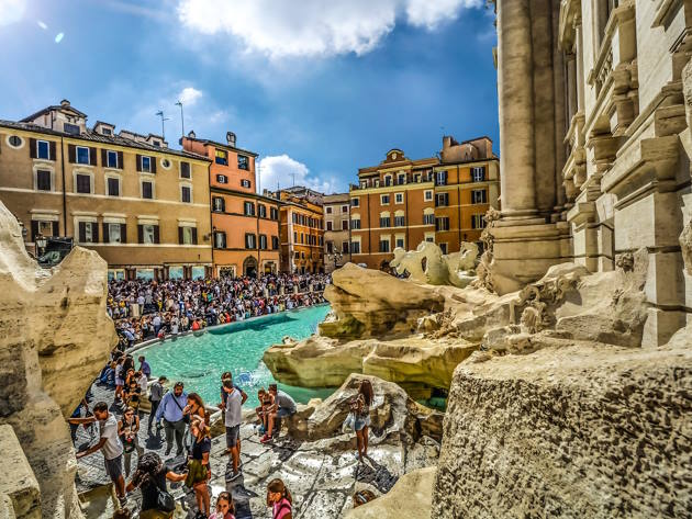 Ponte del 1° maggio all’insegna dei rincari: voli nazionali +23,7%, traghetti +16,6%, alberghi +5,3%