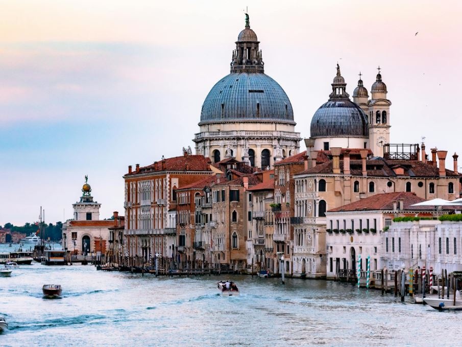 Com'è triste Venezia per Bezos