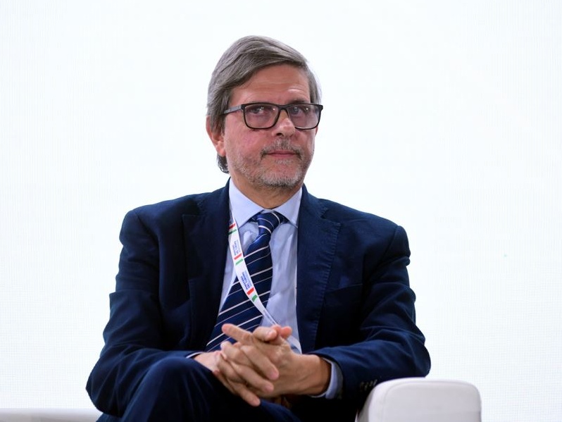 Ferragosto 2025: spinge il turismo con 12 milioni di pernottamenti e 1,8 miliardi di spesa