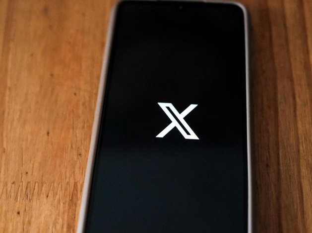 La Commissione europea multa X per 120 milioni di euro