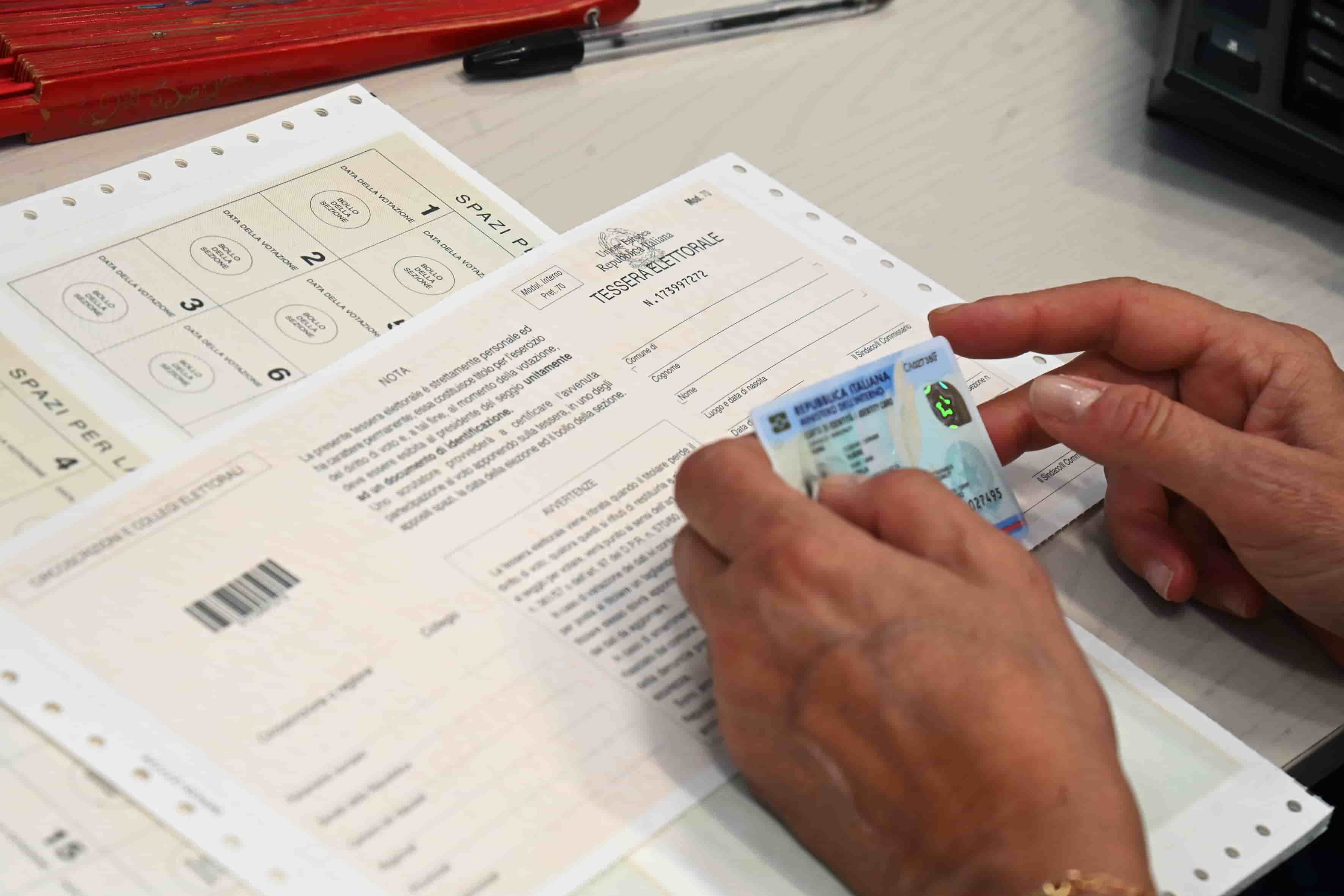 Carta d'identità, stop al rinnovo per per gli over 70