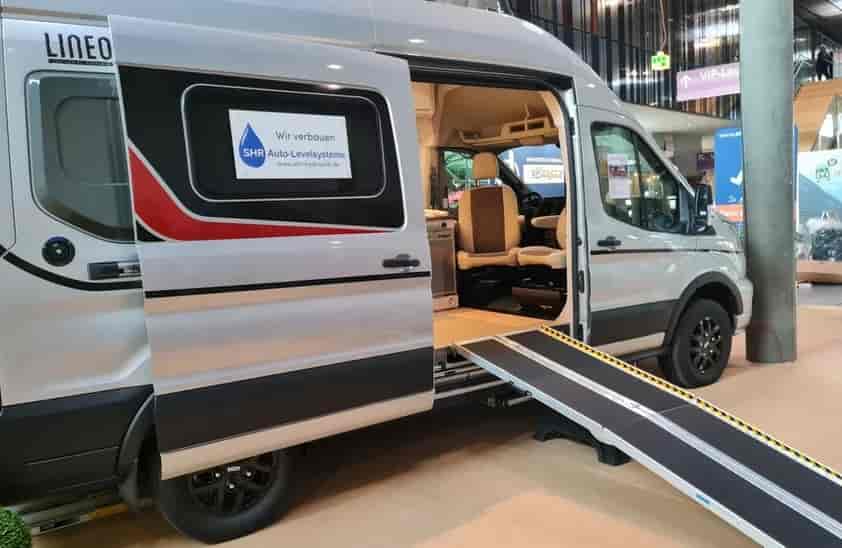 Camper su misura e cani d’assistenza: così il turismo accessibile può cambiare la vita delle persone con disabilità