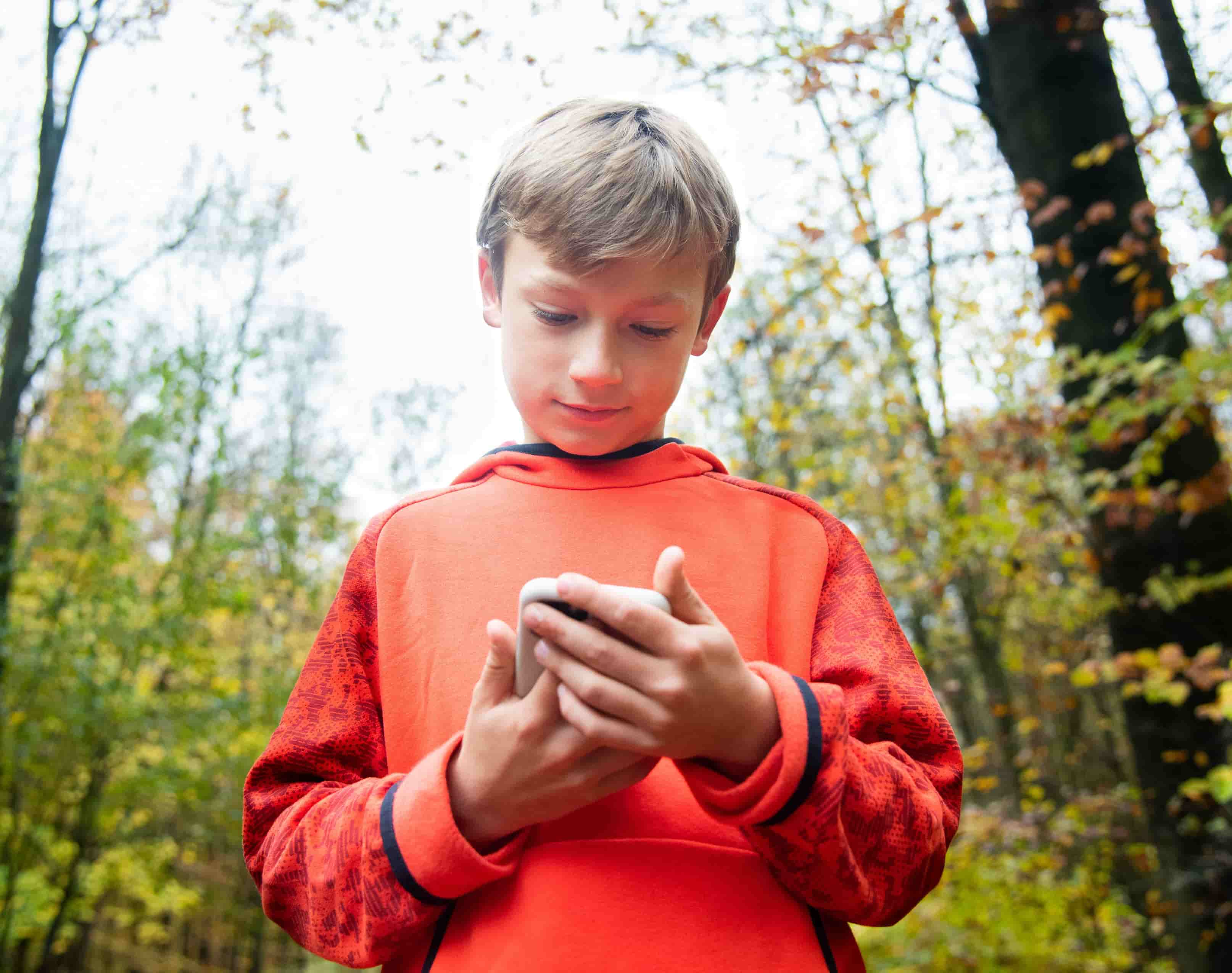 Australia, stretta sui social per i minori, in arrivo la verifica obbligatoria dell’età