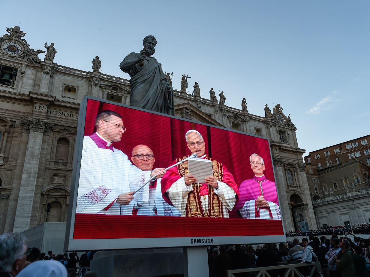 Leone XIV, Chicago impazzita per l'elezione del papa: È uno di noi