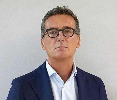 EssilorLuxottica rafforza la sua presenza in Malesia con l’acquisto di oltre 90 punti vendita A-Look, Seen e OWL