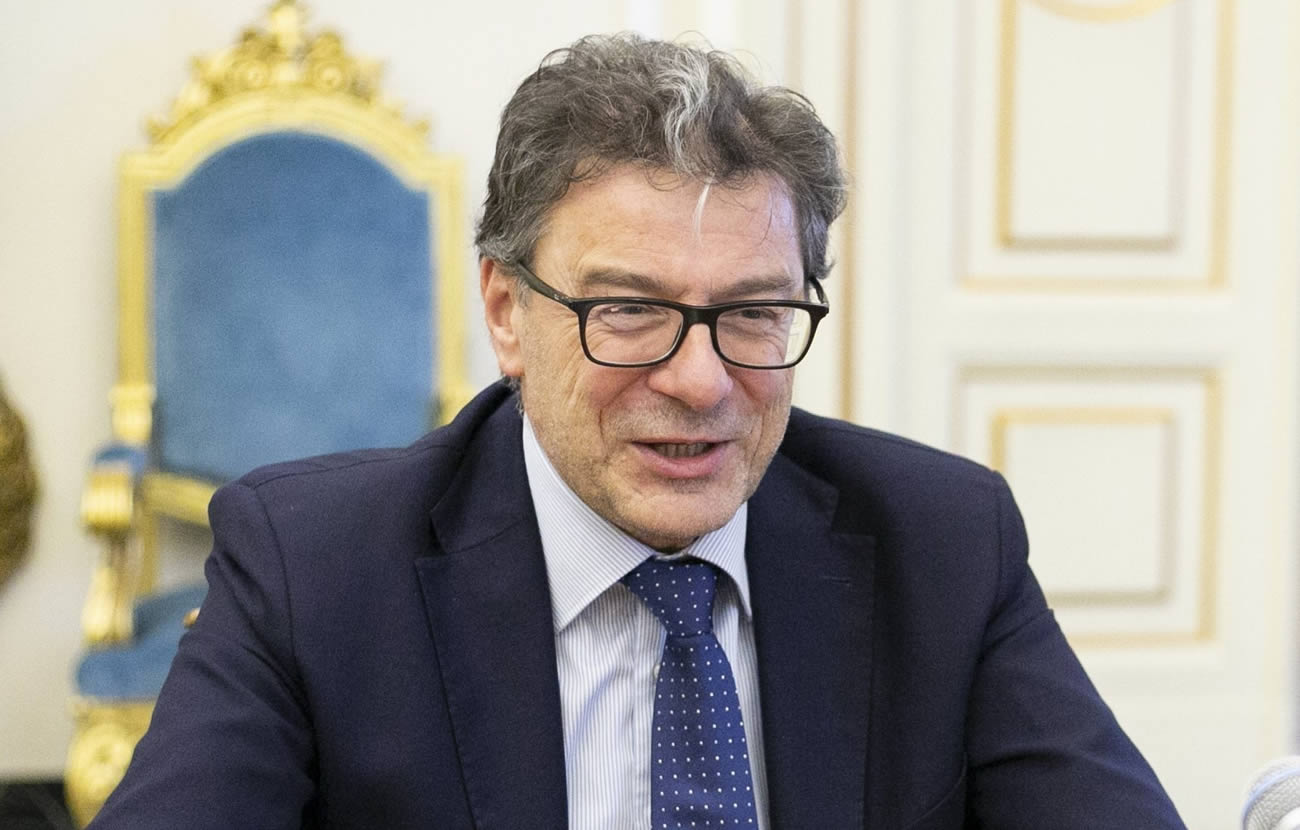Sale la tensione tra il Mef e Unicredit, Giorgetti: Bpm? Fanno quello che vogliono