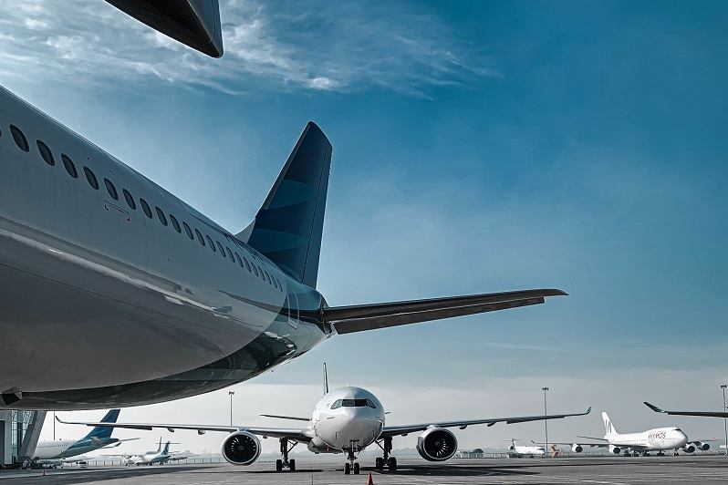 Si spaccia per pilota di linea e scrocca centinaia di voli gratuiti: Frank Abbagnale fa ancora scuola