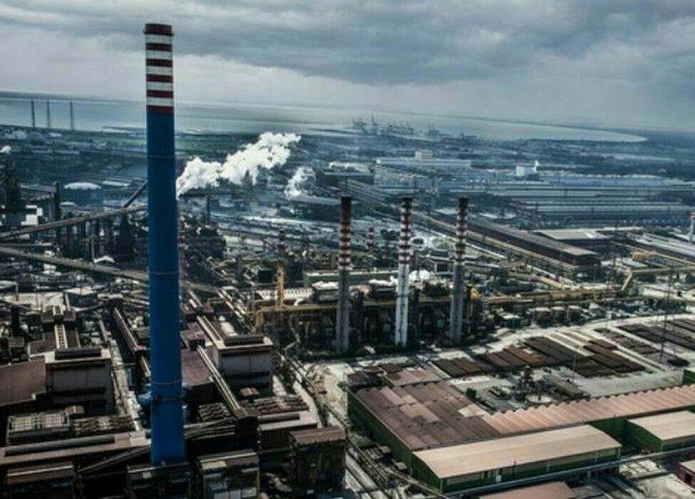 Ex Ilva: esplode la rabbia dei lavoratori di Genova, occupato lo stabilimento di Cornigliano
